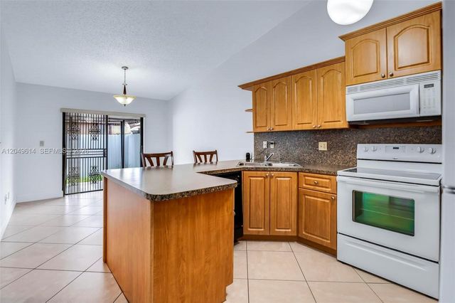 8871 NW 114th Street, Hialeah Gardens, FL 33018