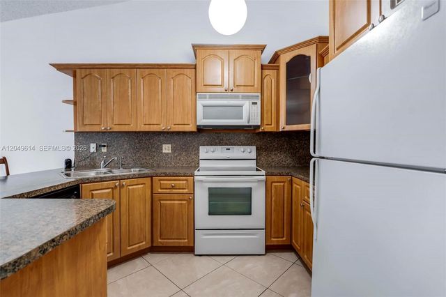 8871 NW 114th Street, Hialeah Gardens, FL 33018