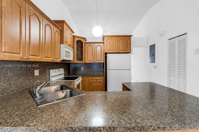 8871 NW 114th Street, Hialeah Gardens, FL 33018