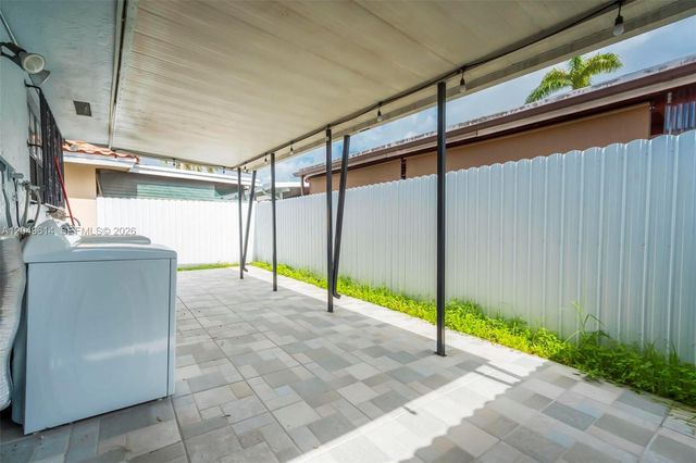8871 NW 114th Street, Hialeah Gardens, FL 33018