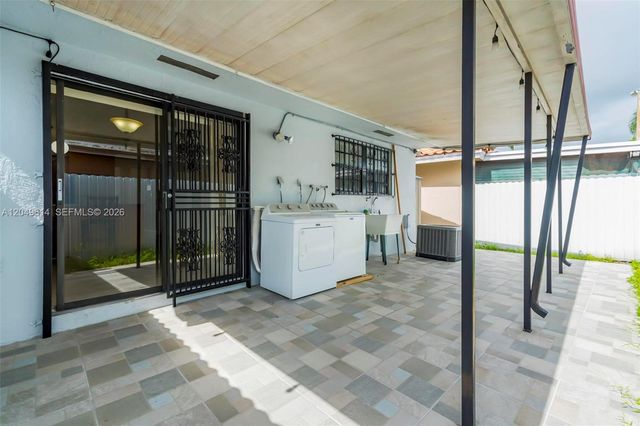 8871 NW 114th Street, Hialeah Gardens, FL 33018