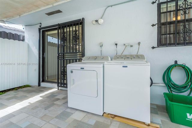 8871 NW 114th Street, Hialeah Gardens, FL 33018