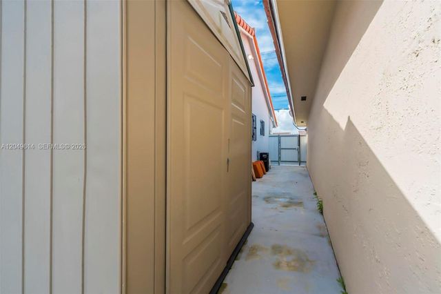 8871 NW 114th Street, Hialeah Gardens, FL 33018