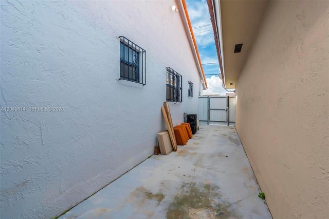 8871 NW 114th Street, Hialeah Gardens, FL 33018