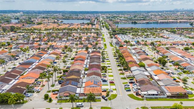8871 NW 114th Street, Hialeah Gardens, FL 33018