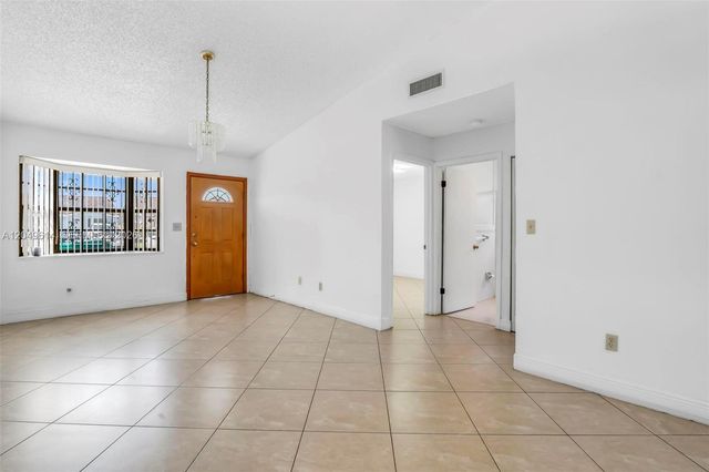 8871 NW 114th Street, Hialeah Gardens, FL 33018