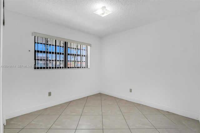 8871 NW 114th Street, Hialeah Gardens, FL 33018