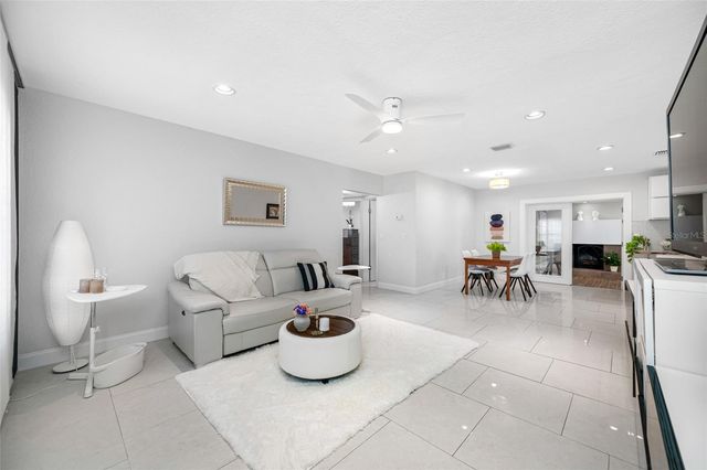 2212 NE COACHMAN ROAD, Clearwater, FL 33765