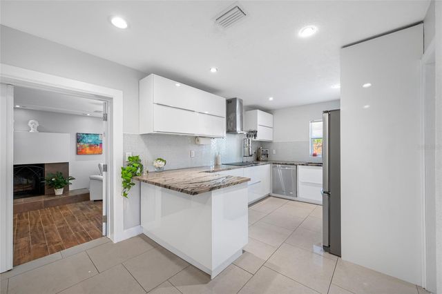 2212 NE COACHMAN ROAD, Clearwater, FL 33765