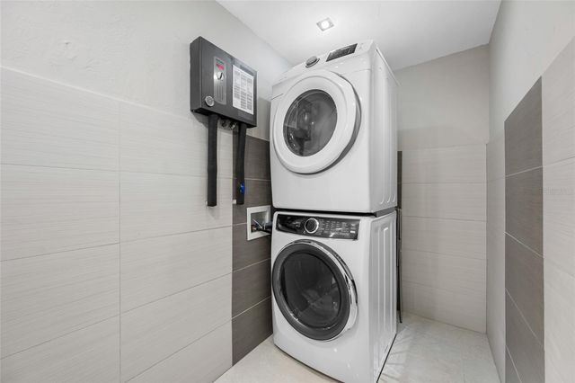 2212 NE COACHMAN ROAD, Clearwater, FL 33765