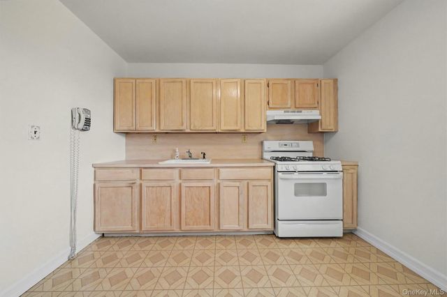 20 Dehaven Drive 2E, Yonkers, NY 10703