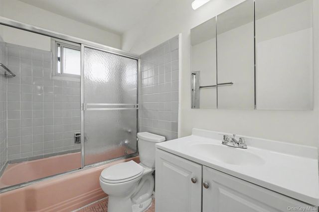 20 Dehaven Drive 2E, Yonkers, NY 10703