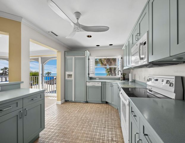 1336 BENJAMIN FRANKLIN DRIVE 2A, Sarasota, FL 34236