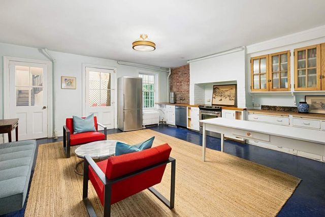 27 E 73rd Street, New York City, NY 10021