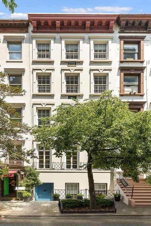27 E 73rd Street, New York City, NY 10021