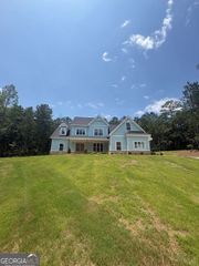 158 Rivers Edge Drive, Forsyth, GA 31029