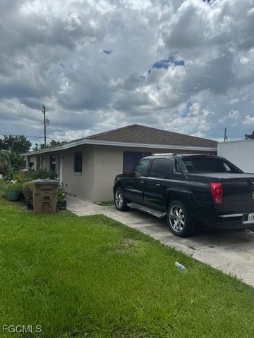 13861 1st ST 13863, Fort Myers, FL 33905
