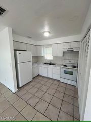 13861 1st ST 13863, Fort Myers, FL 33905