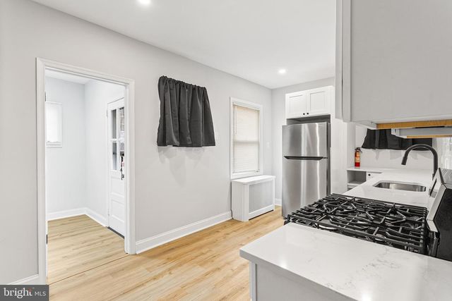 523 COLLINGDALE AVE, Collingdale, PA 19023