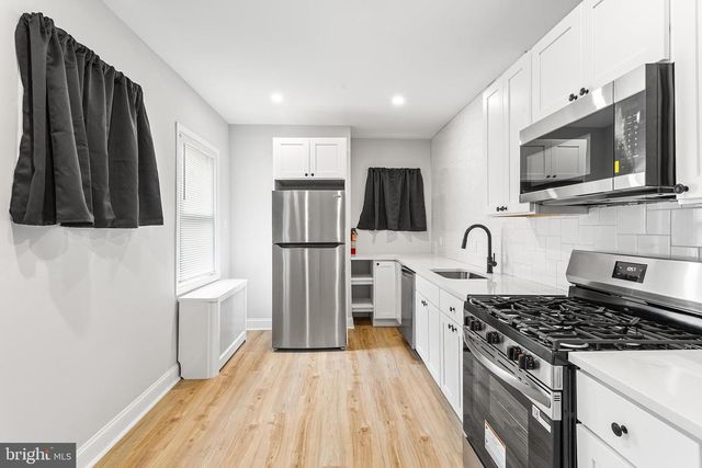 523 COLLINGDALE AVE, Collingdale, PA 19023