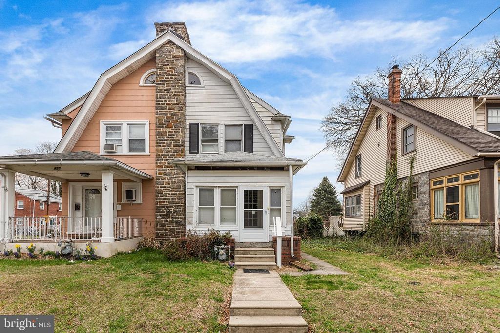 523 COLLINGDALE AVE, Collingdale, PA 19023