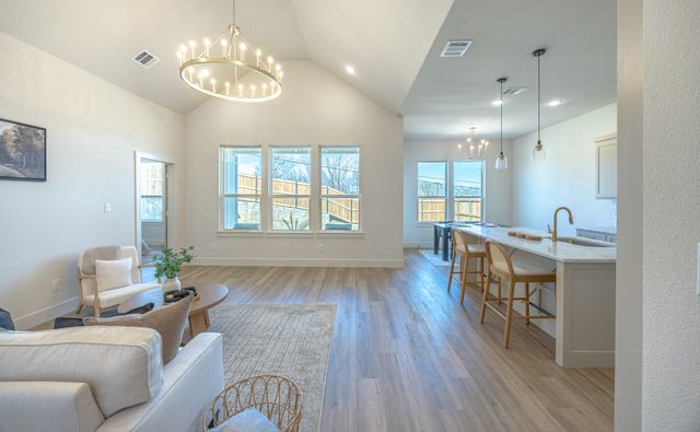 5200 Helmick Avenue, Fort Worth, TX 76107