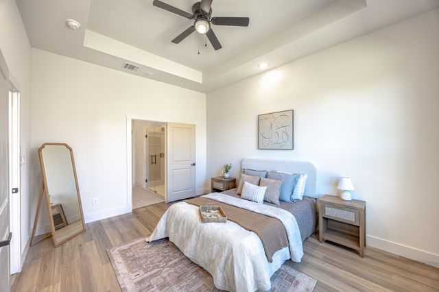 5200 Helmick Avenue, Fort Worth, TX 76107