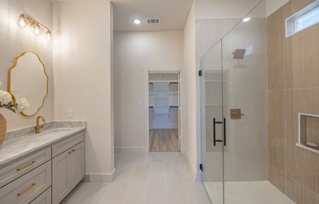 5200 Helmick Avenue, Fort Worth, TX 76107