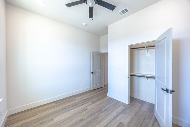 5200 Helmick Avenue, Fort Worth, TX 76107