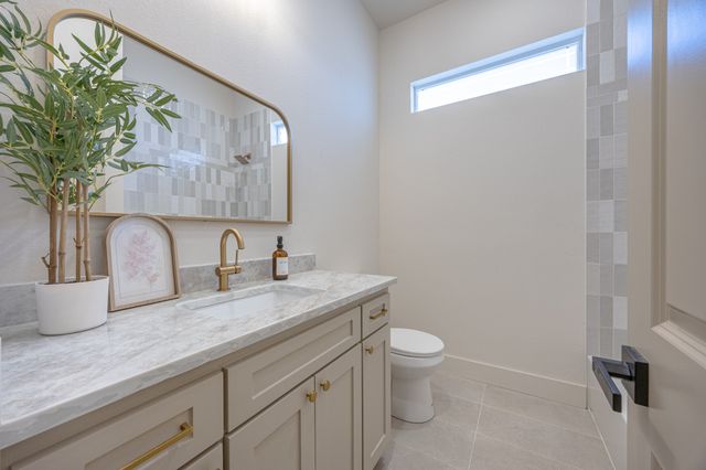 5200 Helmick Avenue, Fort Worth, TX 76107