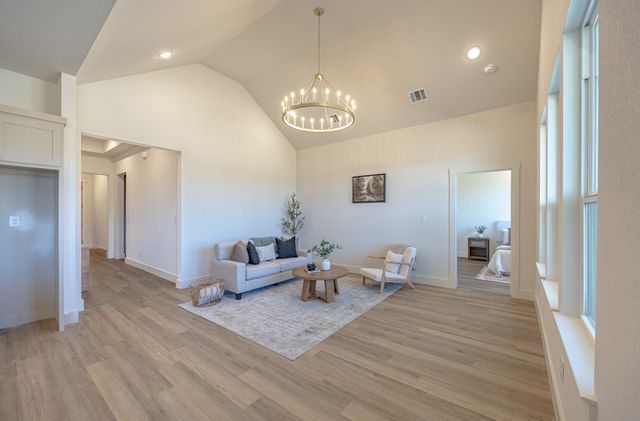 5200 Helmick Avenue, Fort Worth, TX 76107