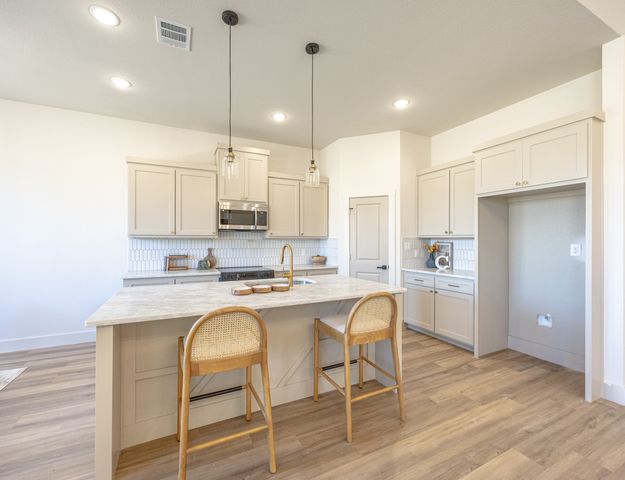 5200 Helmick Avenue, Fort Worth, TX 76107