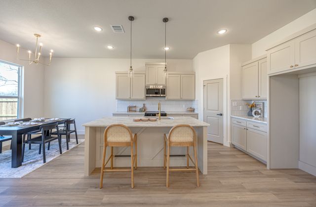 5200 Helmick Avenue, Fort Worth, TX 76107