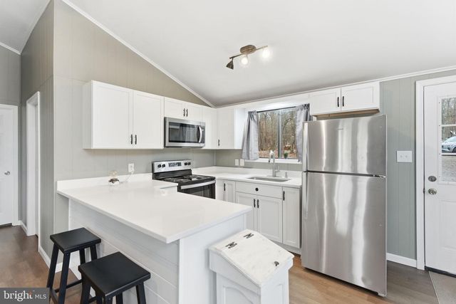 15 ONEIDA TRL, Hedgesville, WV 25427