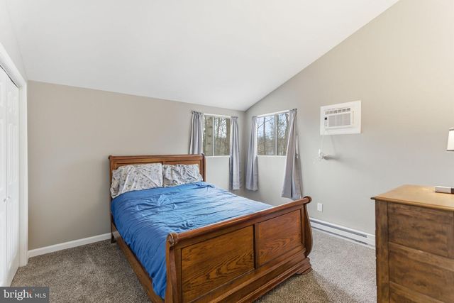 15 ONEIDA TRL, Hedgesville, WV 25427