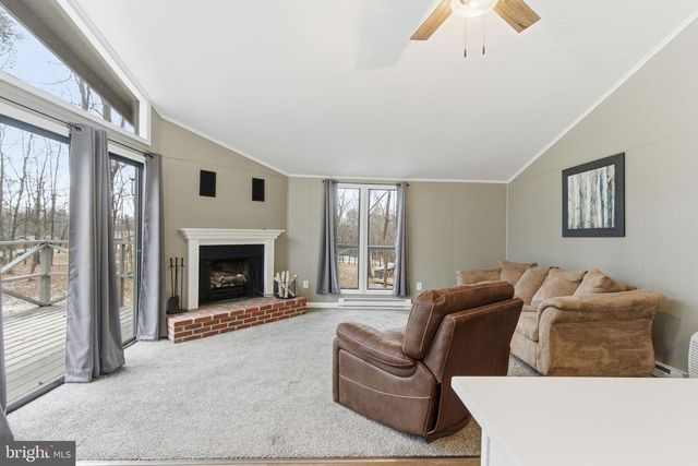 15 ONEIDA TRL, Hedgesville, WV 25427