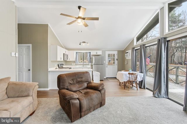 15 ONEIDA TRL, Hedgesville, WV 25427