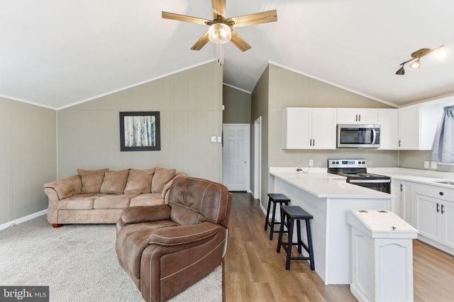 15 ONEIDA TRL, Hedgesville, WV 25427