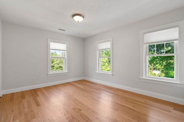 189 Conant St 189, Concord, MA 01742