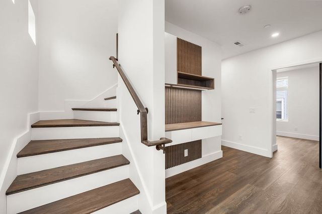 29 Woodford St 2, Boston, MA 02125