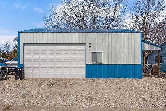 200 W 2nd Street, Garden City, MO 64747