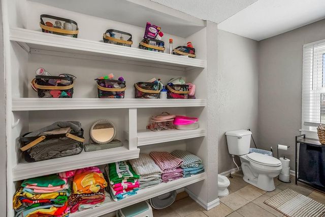 200 W 2nd Street, Garden City, MO 64747