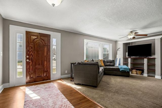 200 W 2nd Street, Garden City, MO 64747