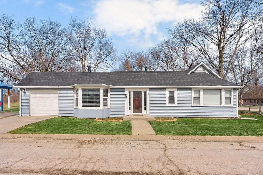 200 W 2nd Street, Garden City, MO 64747