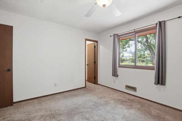 9440 Park Avenue S, Bloomington, MN 55420