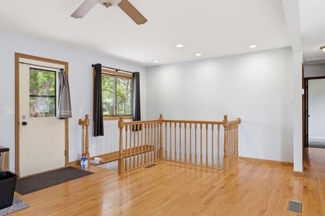 9440 Park Avenue S, Bloomington, MN 55420