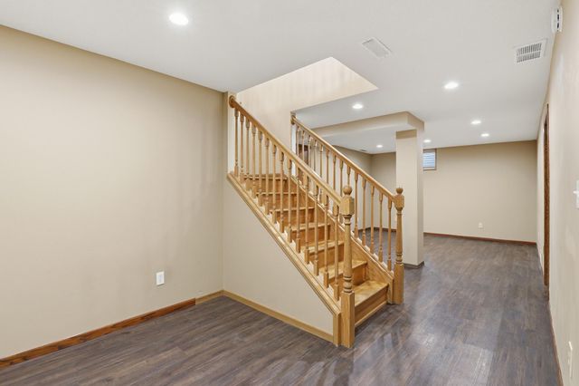 9440 Park Avenue S, Bloomington, MN 55420