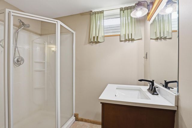 9440 Park Avenue S, Bloomington, MN 55420