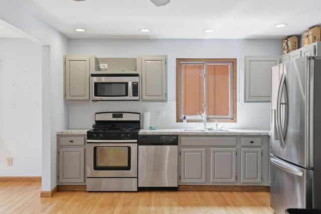9440 Park Avenue S, Bloomington, MN 55420