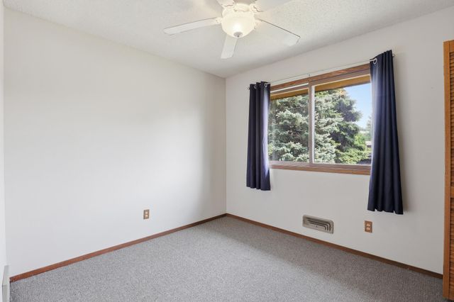 9440 Park Avenue S, Bloomington, MN 55420